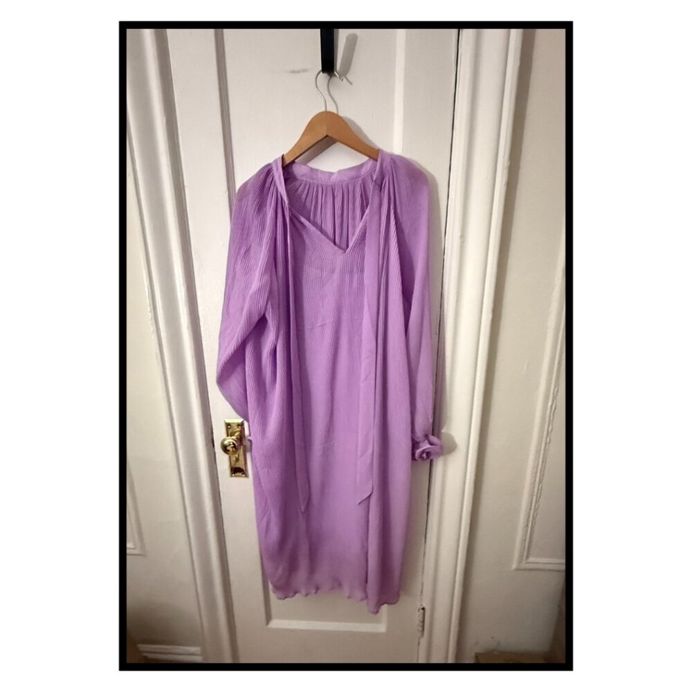 PRETTY LITTLE THING LAVENDER PLEATED LONG SLEEVED DRESS size 22 plus size